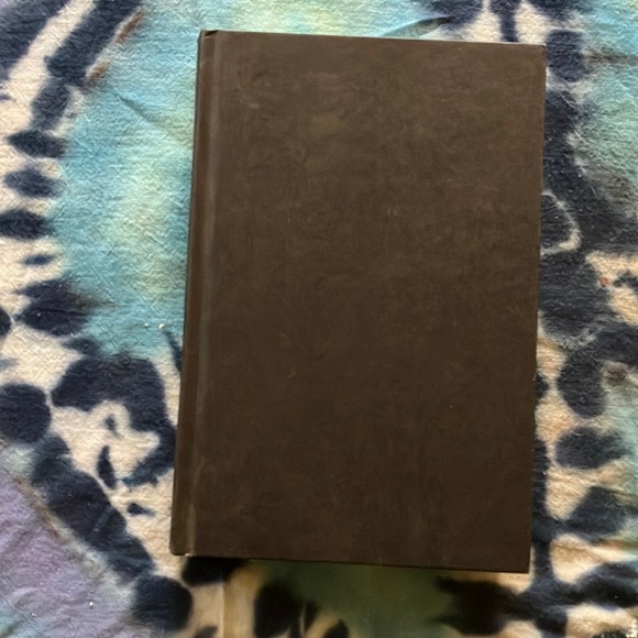 April Shadows by V.C. Andrews Hard Cover 1st in the Shadows Series - Picture 2 of 3